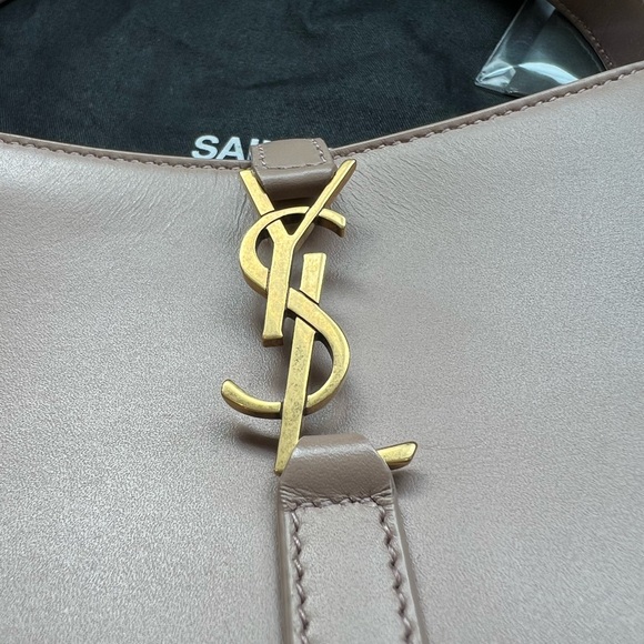 YVES SAINT LAURENT Le 5 A 7 Hobo shoulder bag - Picture 3 of 17